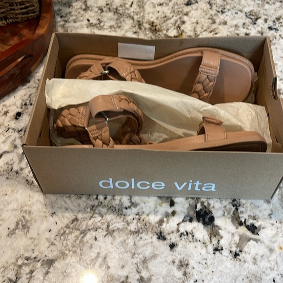 Dolce Vita Gimra sandal Super cute worn about five times excellent conditioner - Picture 6 of 7